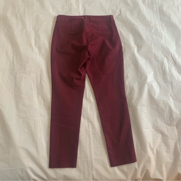 ✨ Elevate Elegance with Burgundy Hi-Rise Pixel Slim Pocket Pants! ✨ - Picture 2 of 6